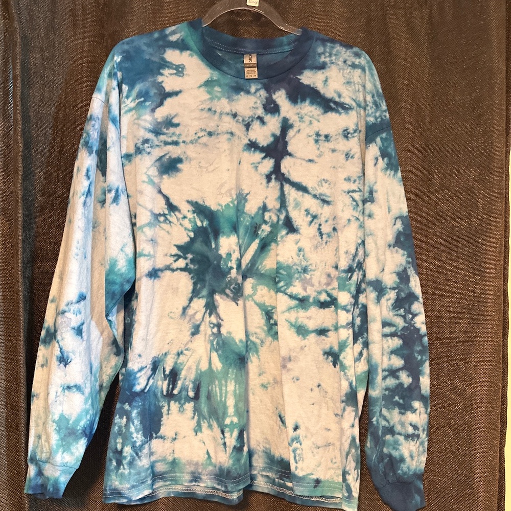 NEW! XL Long Sleeve Tie Dye Tee
